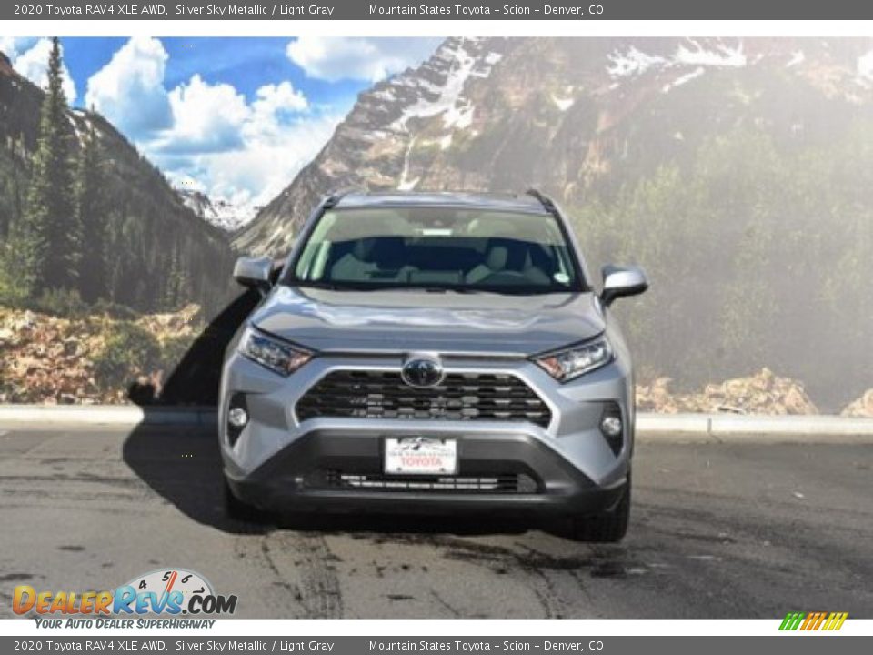 2020 Toyota RAV4 XLE AWD Silver Sky Metallic / Light Gray Photo #2