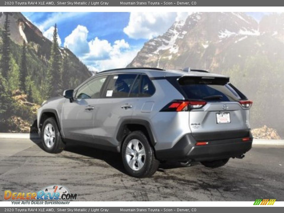 2020 Toyota RAV4 XLE AWD Silver Sky Metallic / Light Gray Photo #3