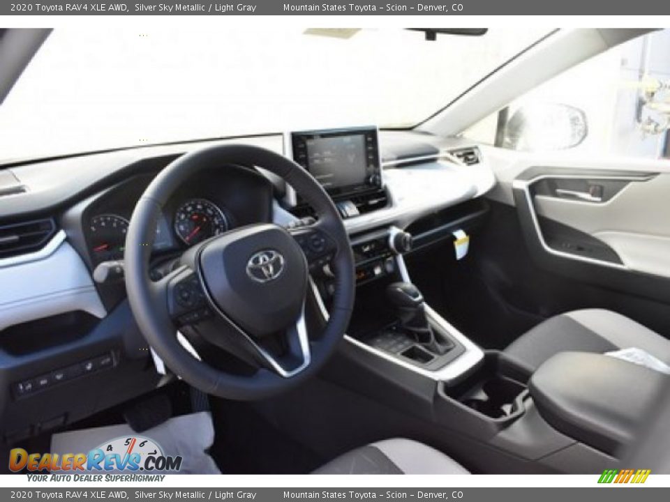 2020 Toyota RAV4 XLE AWD Silver Sky Metallic / Light Gray Photo #5
