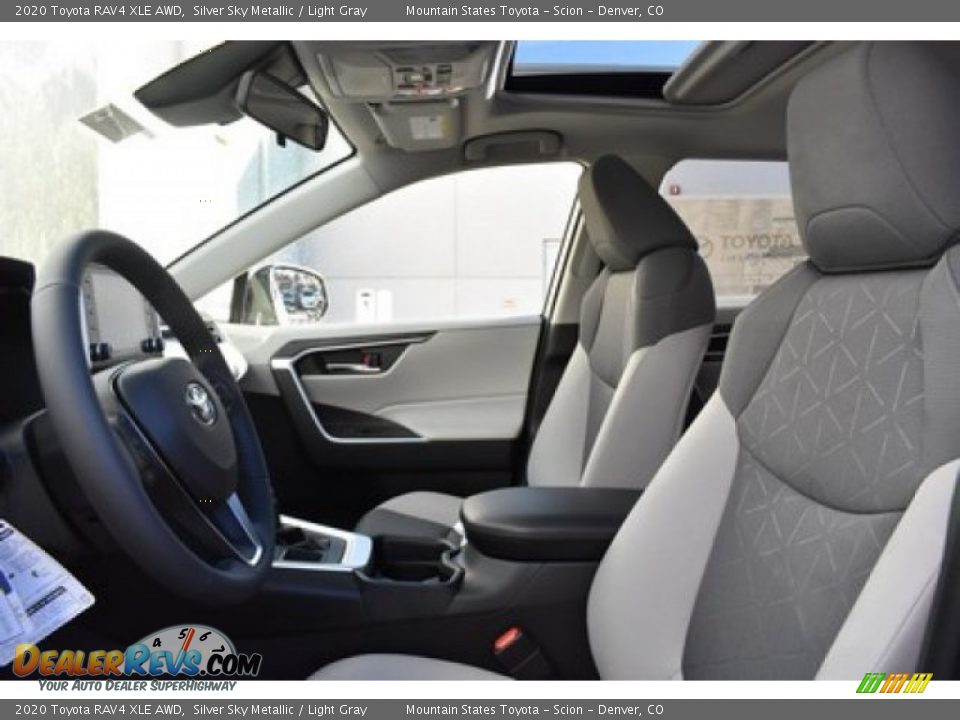 2020 Toyota RAV4 XLE AWD Silver Sky Metallic / Light Gray Photo #6