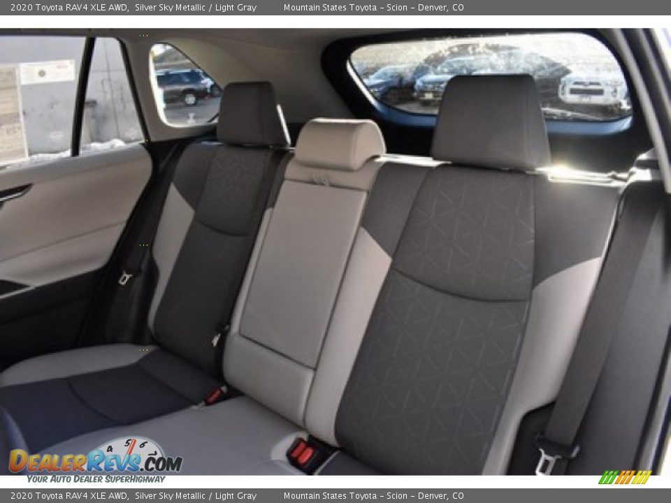 2020 Toyota RAV4 XLE AWD Silver Sky Metallic / Light Gray Photo #10