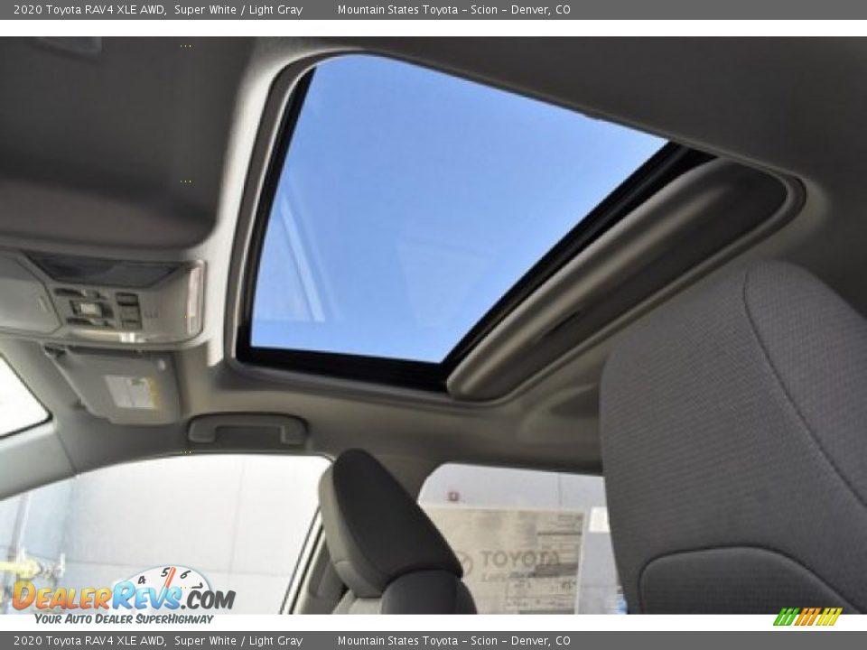 2020 Toyota RAV4 XLE AWD Super White / Light Gray Photo #8