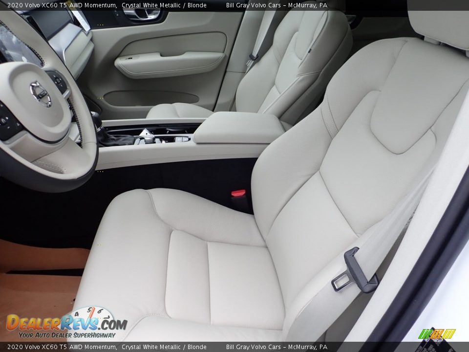 Front Seat of 2020 Volvo XC60 T5 AWD Momentum Photo #7