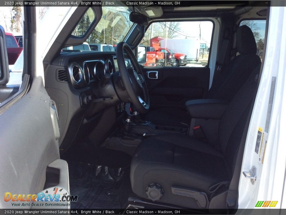 2020 Jeep Wrangler Unlimited Sahara 4x4 Bright White / Black Photo #11