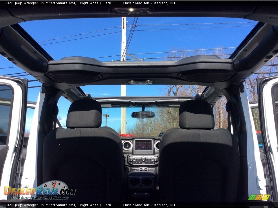 2020 Jeep Wrangler Unlimited Sahara 4x4 Bright White / Black Photo #17