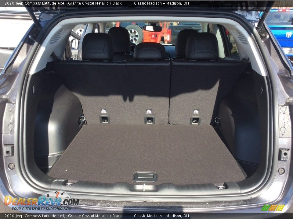 2020 Jeep Compass Latitude 4x4 Granite Crystal Metallic / Black Photo #18