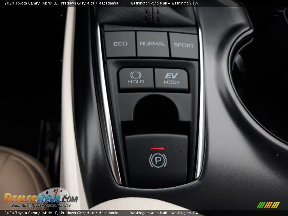 2020 Toyota Camry Hybrid LE Predawn Gray Mica / Macadamia Photo #16