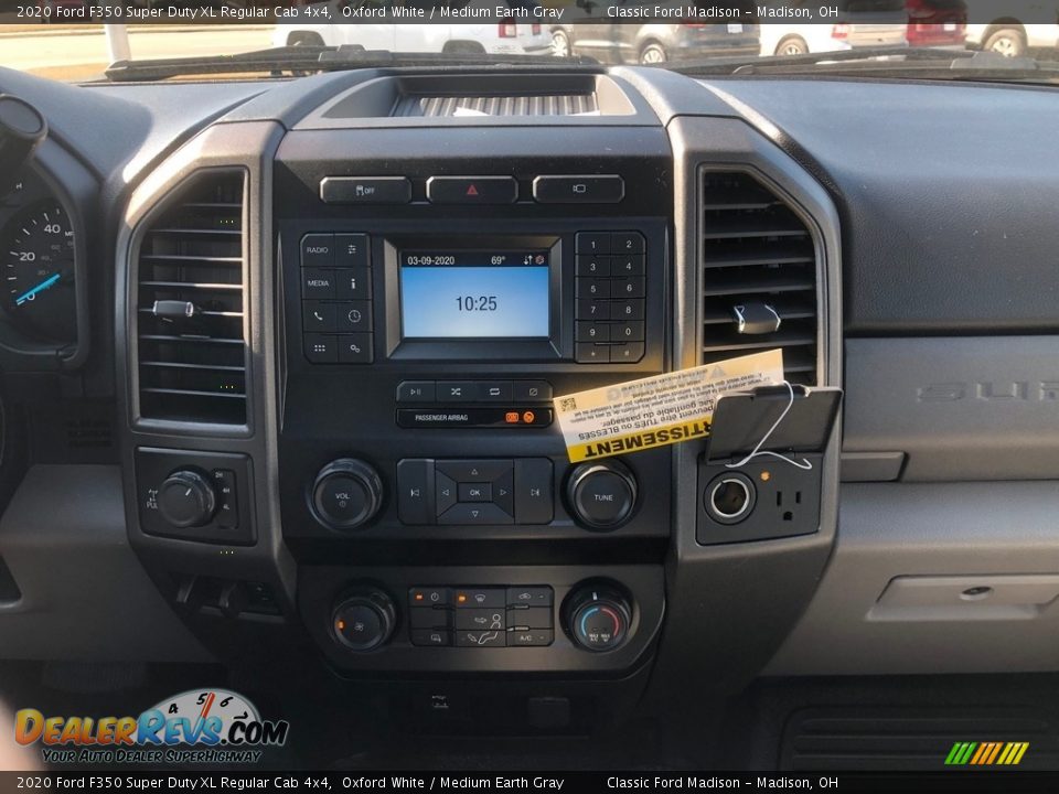 Controls of 2020 Ford F350 Super Duty XL Regular Cab 4x4 Photo #13