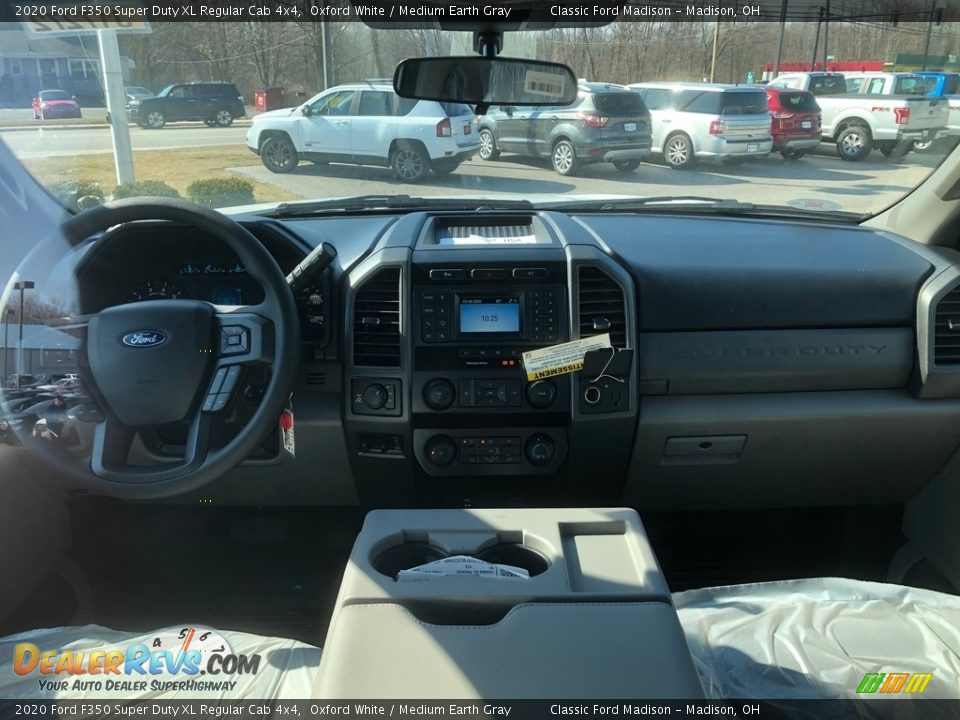 2020 Ford F350 Super Duty XL Regular Cab 4x4 Oxford White / Medium Earth Gray Photo #10
