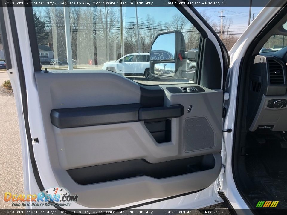 2020 Ford F350 Super Duty XL Regular Cab 4x4 Oxford White / Medium Earth Gray Photo #11