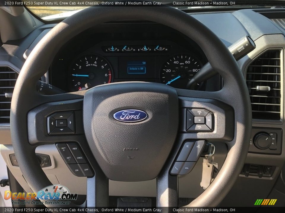 2020 Ford F250 Super Duty XL Crew Cab 4x4 Chassis Oxford White / Medium Earth Gray Photo #11