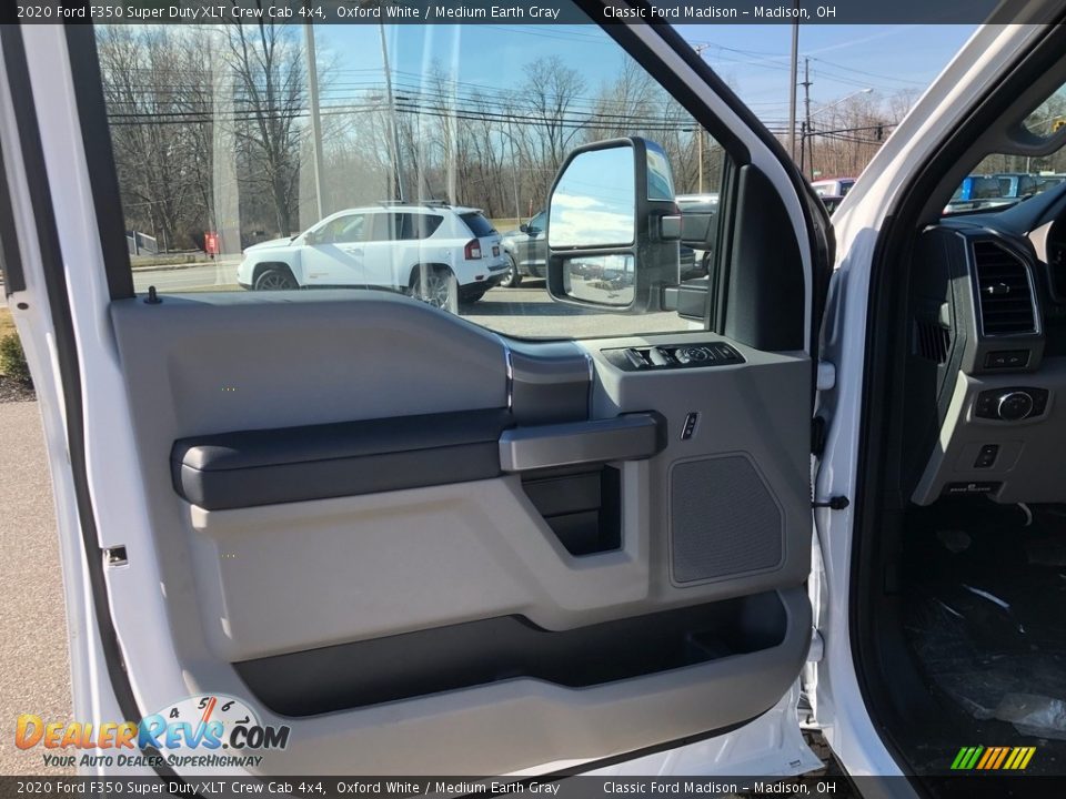 2020 Ford F350 Super Duty XLT Crew Cab 4x4 Oxford White / Medium Earth Gray Photo #9