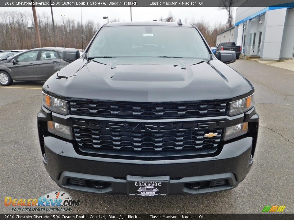2020 Chevrolet Silverado 1500 Custom Double Cab 4x4 Black / Jet Black Photo #4