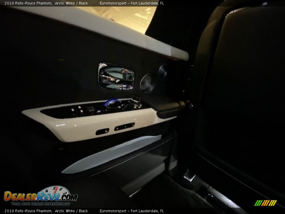 2019 Rolls-Royce Phantom Arctic White / Black Photo #19