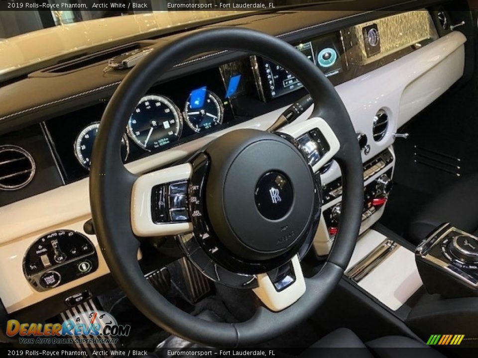 2019 Rolls-Royce Phantom Arctic White / Black Photo #24