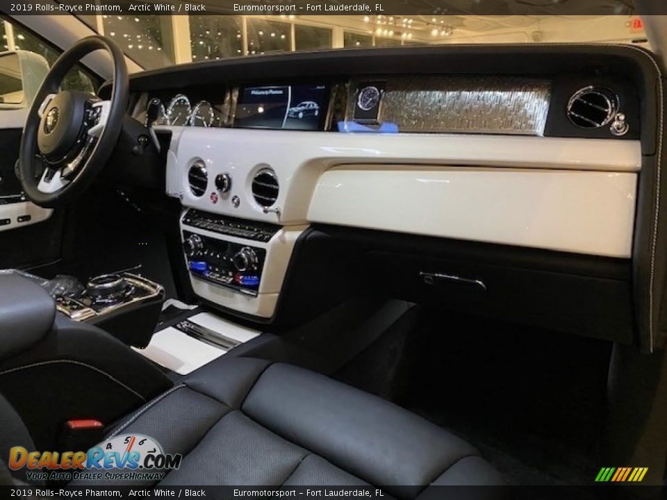 2019 Rolls-Royce Phantom Arctic White / Black Photo #28