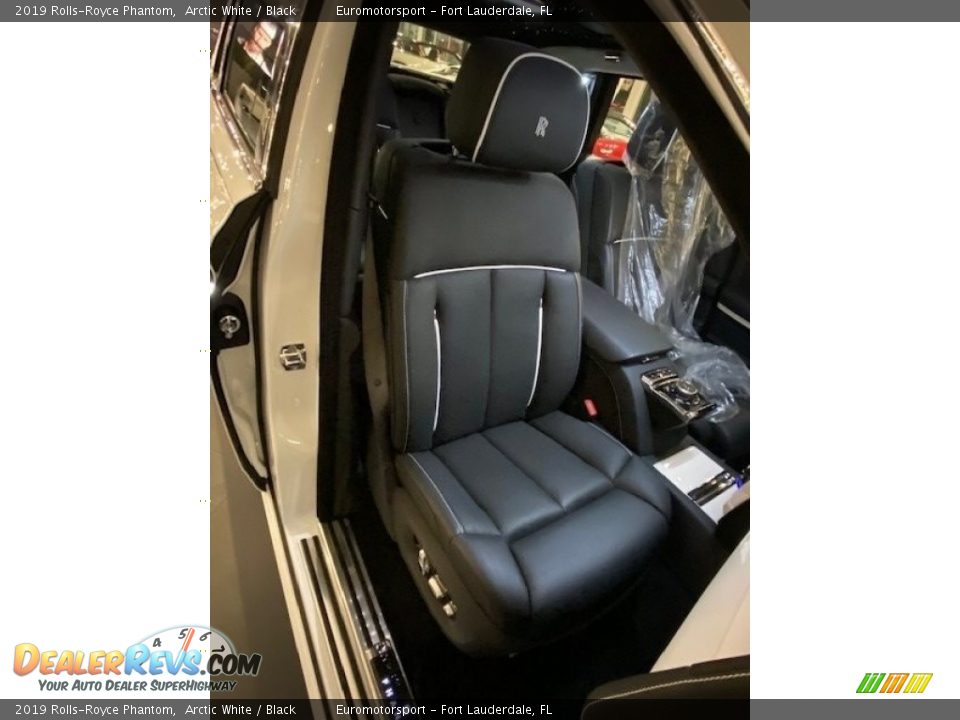 2019 Rolls-Royce Phantom Arctic White / Black Photo #29