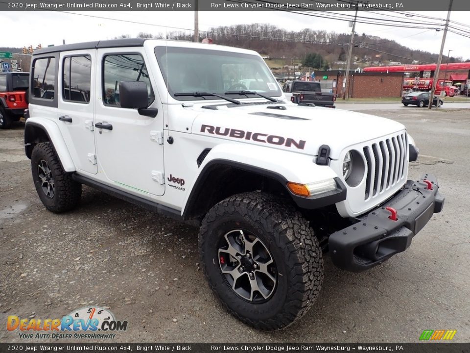 Front 3/4 View of 2020 Jeep Wrangler Unlimited Rubicon 4x4 Photo #7