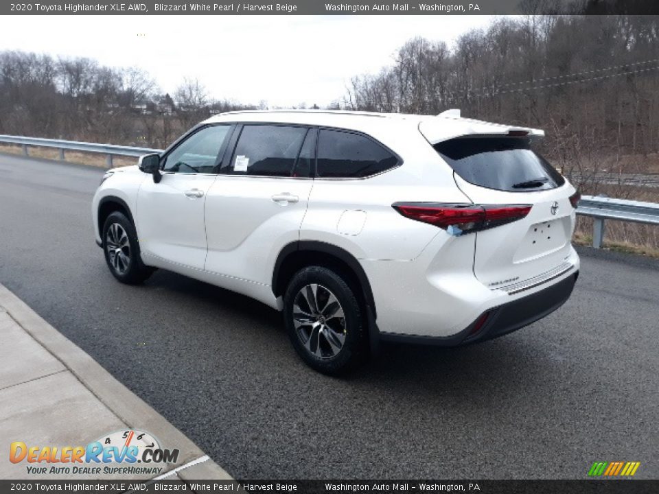 2020 Toyota Highlander XLE AWD Blizzard White Pearl / Harvest Beige Photo #2