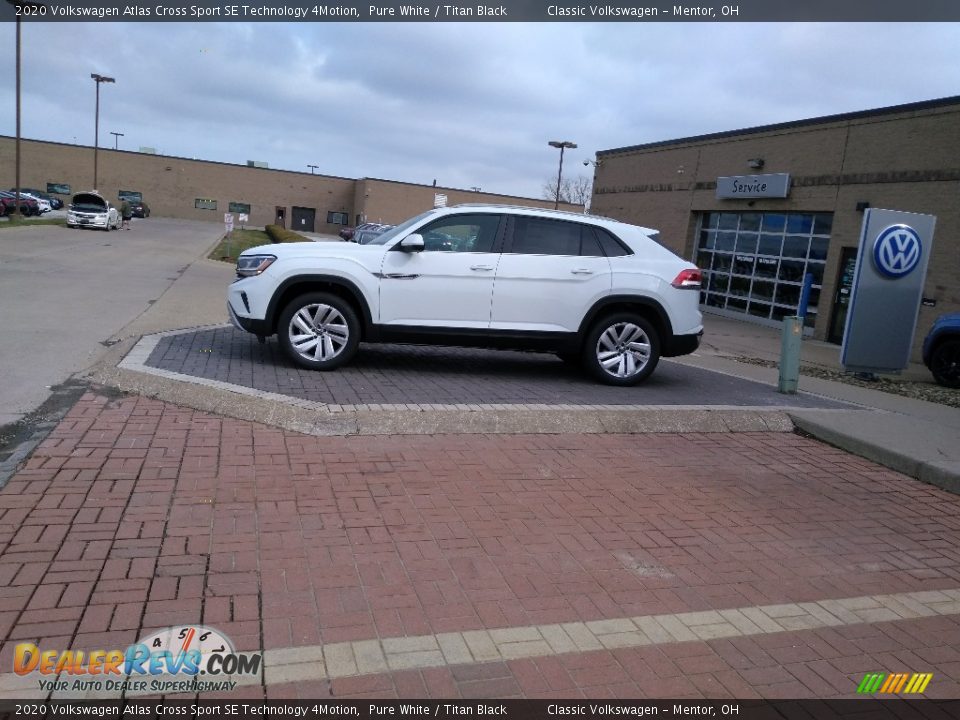 2020 Volkswagen Atlas Cross Sport SE Technology 4Motion Pure White / Titan Black Photo #2