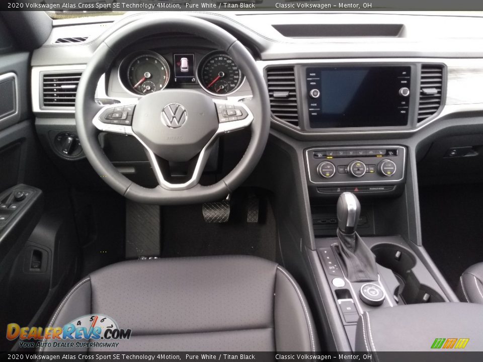 2020 Volkswagen Atlas Cross Sport SE Technology 4Motion Pure White / Titan Black Photo #4