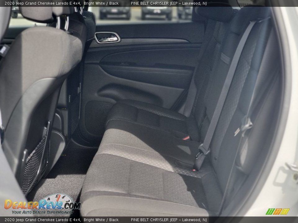 2020 Jeep Grand Cherokee Laredo E 4x4 Bright White / Black Photo #9