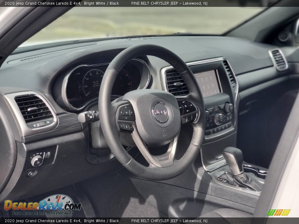 2020 Jeep Grand Cherokee Laredo E 4x4 Bright White / Black Photo #10