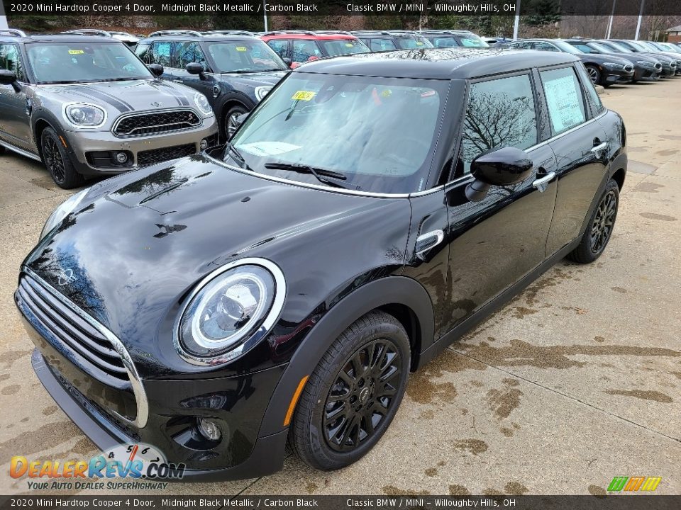 Front 3/4 View of 2020 Mini Hardtop Cooper 4 Door Photo #4