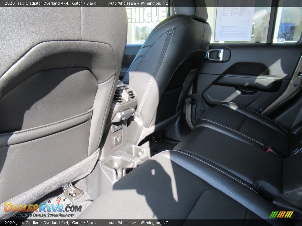2020 Jeep Gladiator Overland 4x4 Gator / Black Photo #11