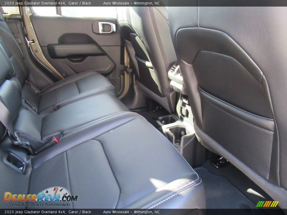2020 Jeep Gladiator Overland 4x4 Gator / Black Photo #13