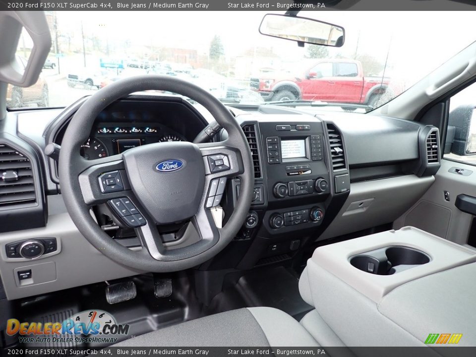 Front Seat of 2020 Ford F150 XLT SuperCab 4x4 Photo #11