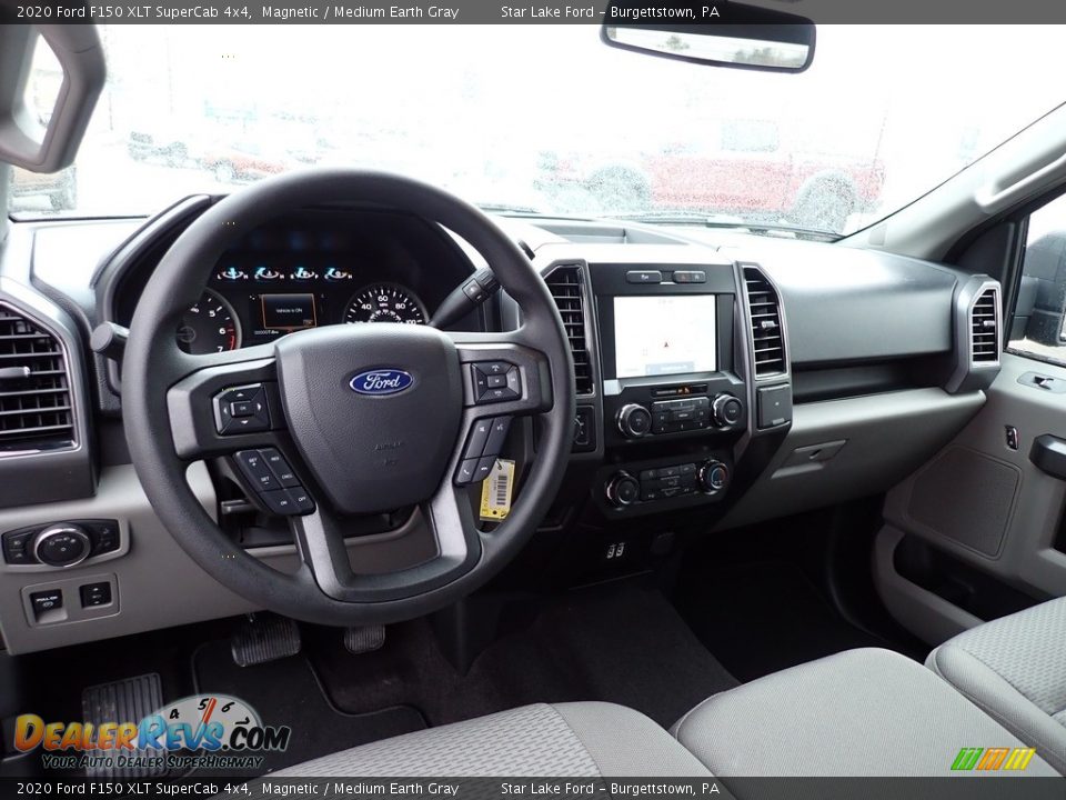 Dashboard of 2020 Ford F150 XLT SuperCab 4x4 Photo #12