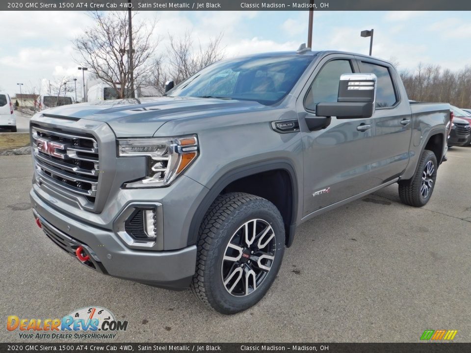 Front 3/4 View of 2020 GMC Sierra 1500 AT4 Crew Cab 4WD Photo #5