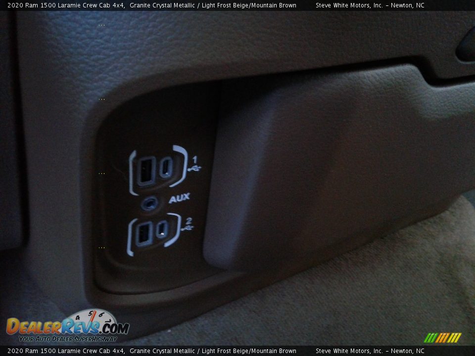 2020 Ram 1500 Laramie Crew Cab 4x4 Granite Crystal Metallic / Light Frost Beige/Mountain Brown Photo #28