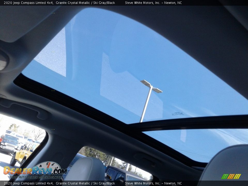 2020 Jeep Compass Limted 4x4 Granite Crystal Metallic / Ski Gray/Black Photo #30