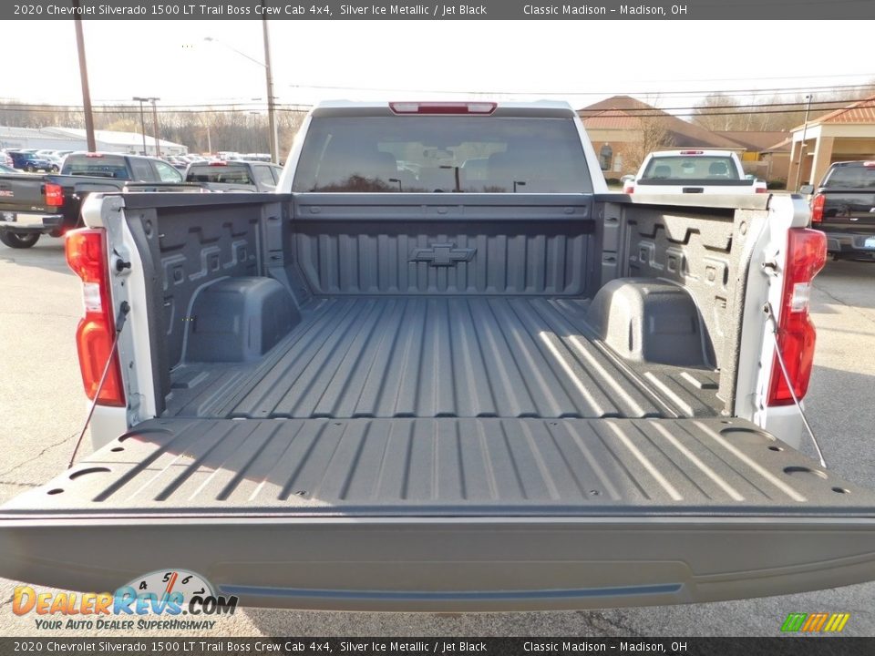 2020 Chevrolet Silverado 1500 LT Trail Boss Crew Cab 4x4 Silver Ice Metallic / Jet Black Photo #9
