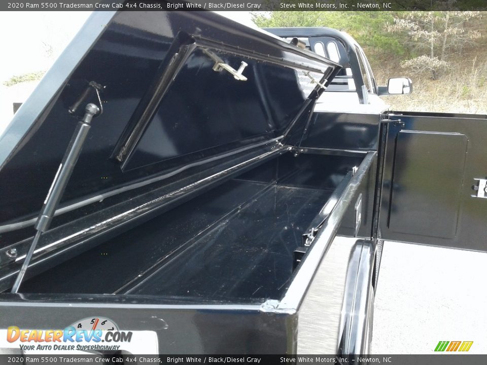 2020 Ram 5500 Tradesman Crew Cab 4x4 Chassis Bright White / Black/Diesel Gray Photo #12