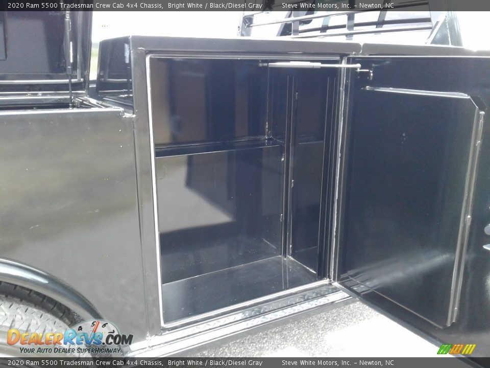 2020 Ram 5500 Tradesman Crew Cab 4x4 Chassis Bright White / Black/Diesel Gray Photo #14