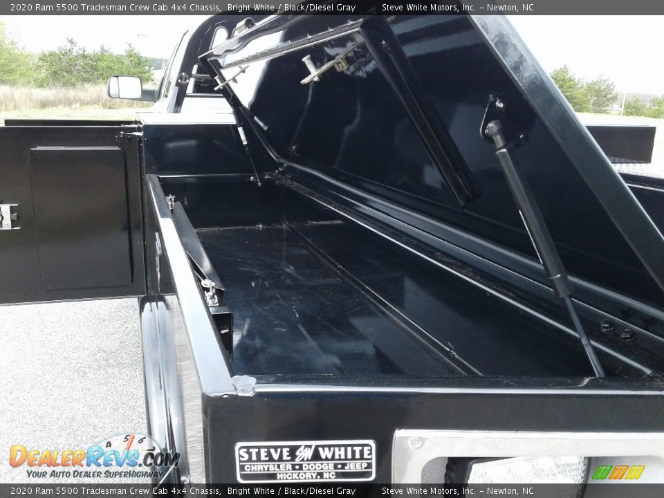 2020 Ram 5500 Tradesman Crew Cab 4x4 Chassis Bright White / Black/Diesel Gray Photo #17
