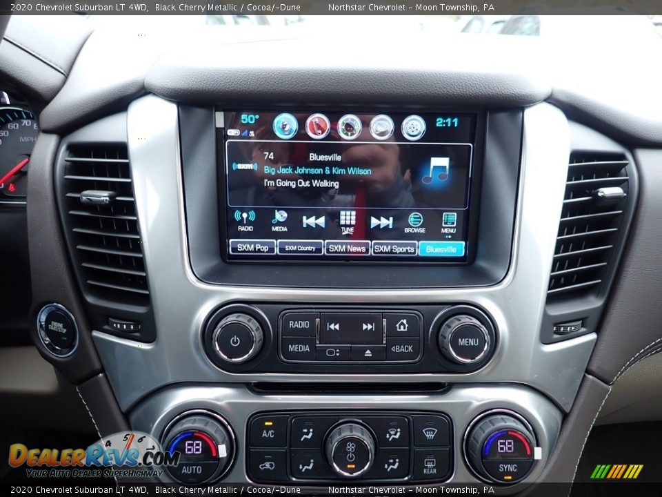 Controls of 2020 Chevrolet Suburban LT 4WD Photo #17