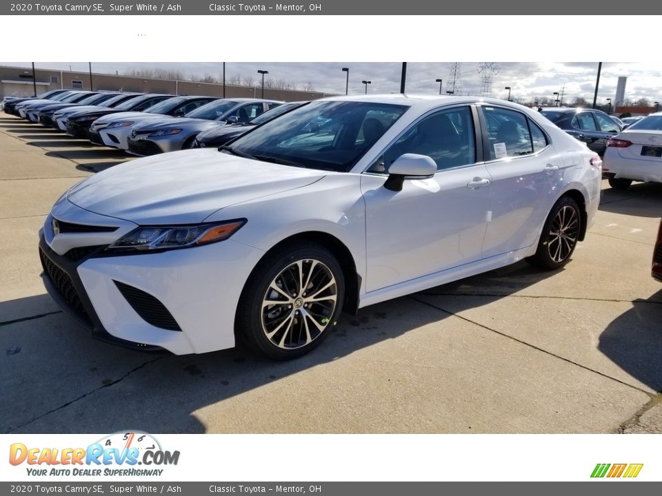 2020 Toyota Camry SE Super White / Ash Photo #1