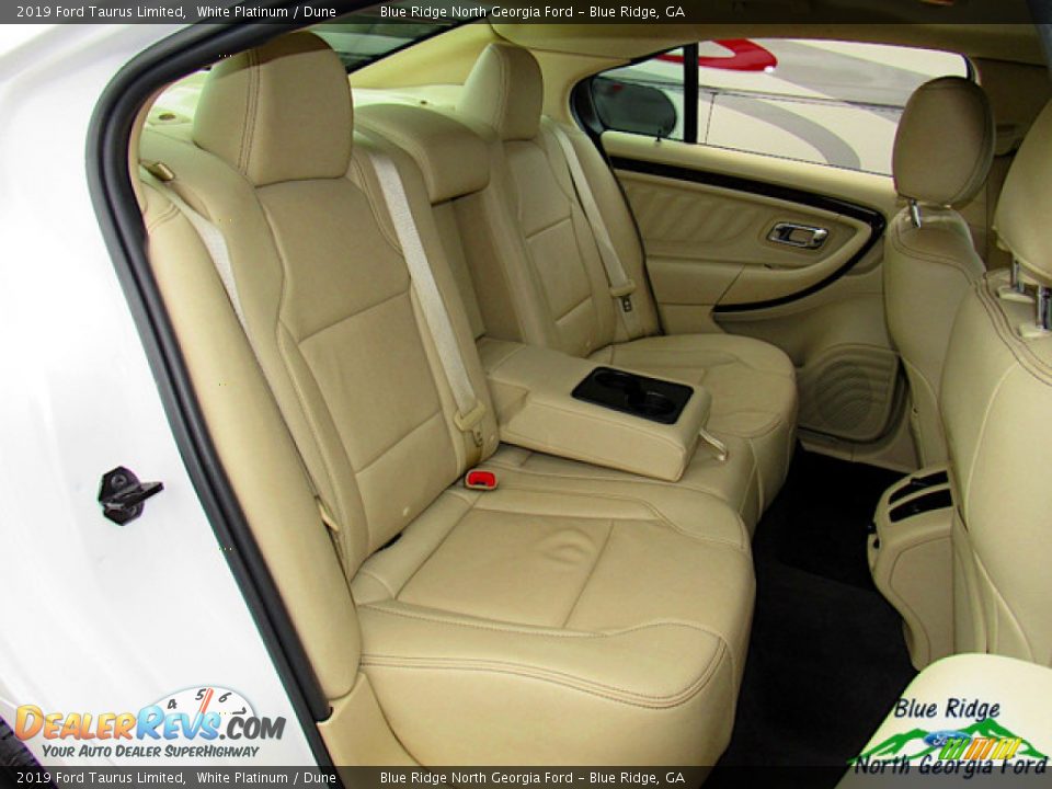 2019 Ford Taurus Limited White Platinum / Dune Photo #12