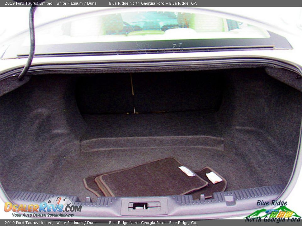 2019 Ford Taurus Limited White Platinum / Dune Photo #13