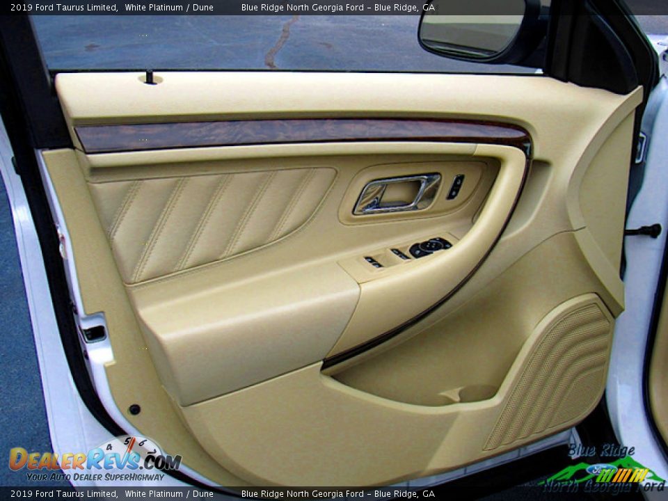 2019 Ford Taurus Limited White Platinum / Dune Photo #26