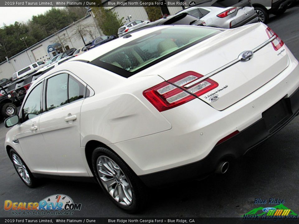 2019 Ford Taurus Limited White Platinum / Dune Photo #34
