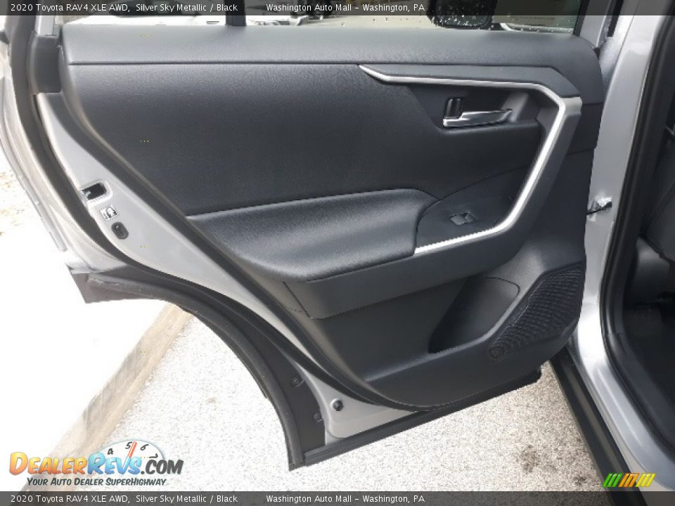 2020 Toyota RAV4 XLE AWD Silver Sky Metallic / Black Photo #29