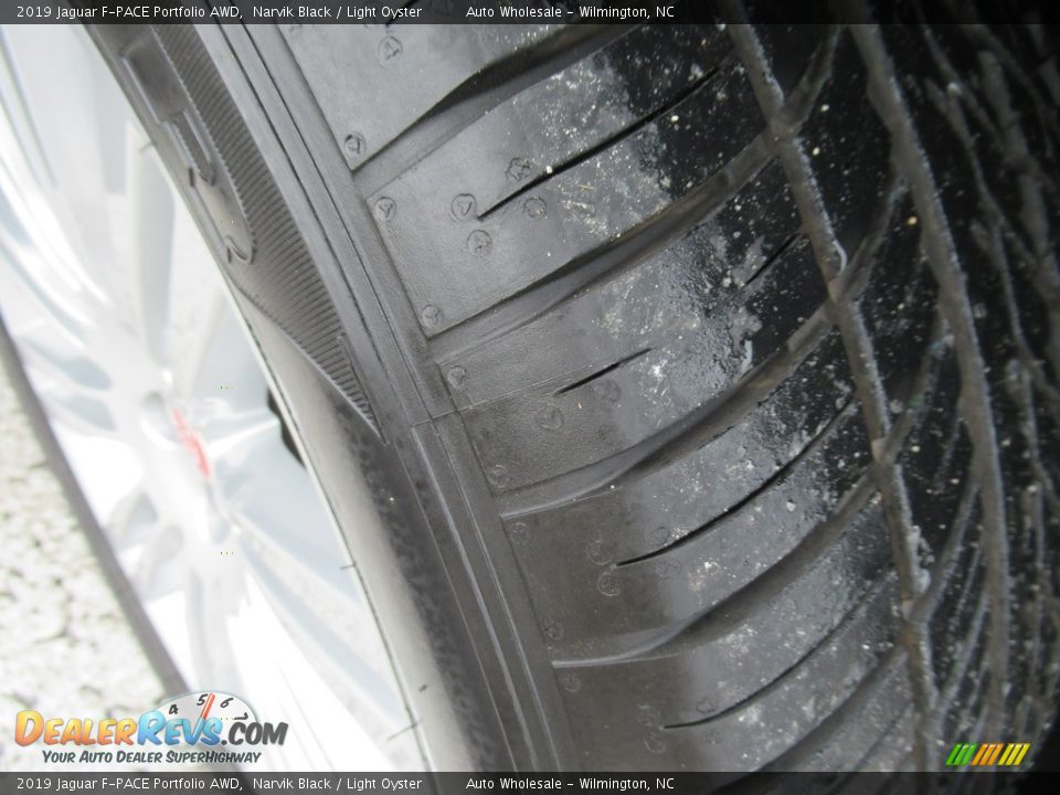 2019 Jaguar F-PACE Portfolio AWD Narvik Black / Light Oyster Photo #8