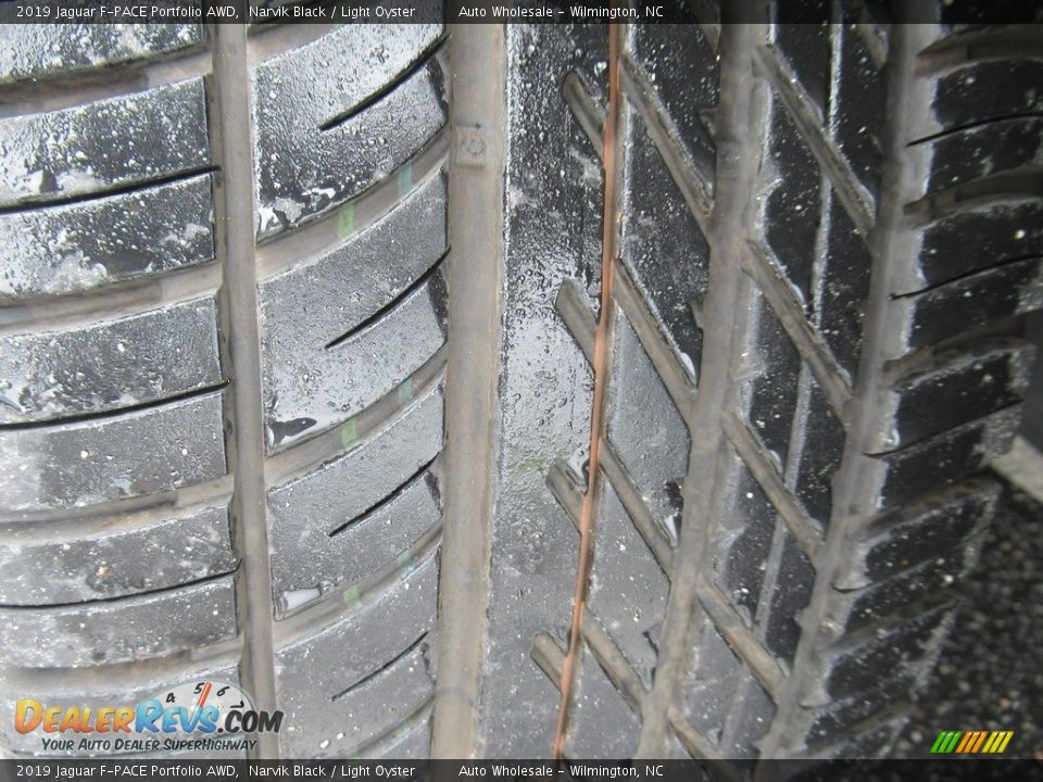 2019 Jaguar F-PACE Portfolio AWD Narvik Black / Light Oyster Photo #9