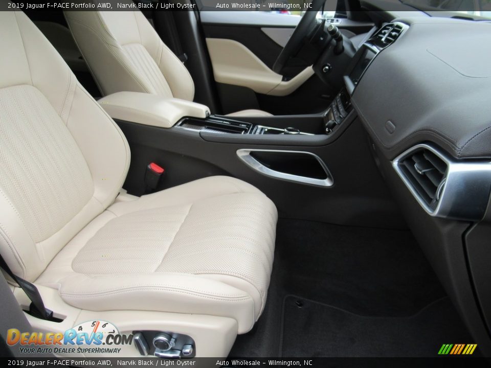 2019 Jaguar F-PACE Portfolio AWD Narvik Black / Light Oyster Photo #13
