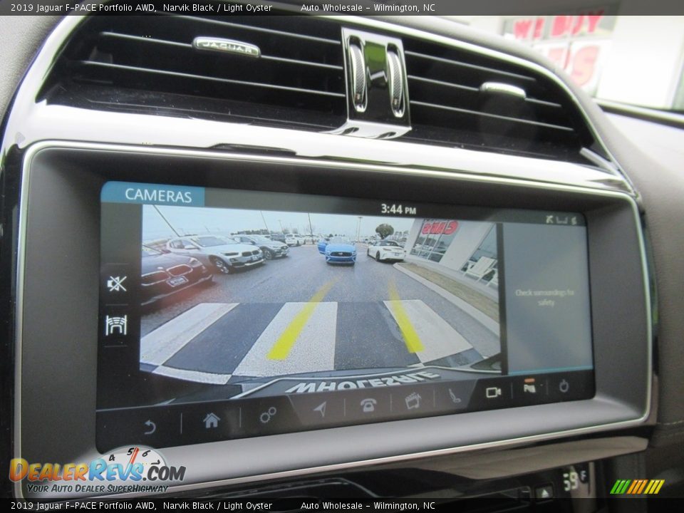 2019 Jaguar F-PACE Portfolio AWD Narvik Black / Light Oyster Photo #18